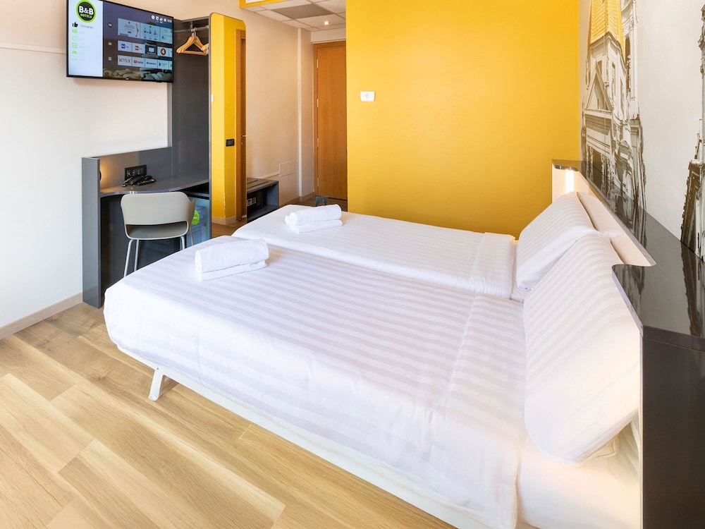 B&B Hotel Roma Tuscolana San Giovanni — Hotel rooms in Rome, Lazio