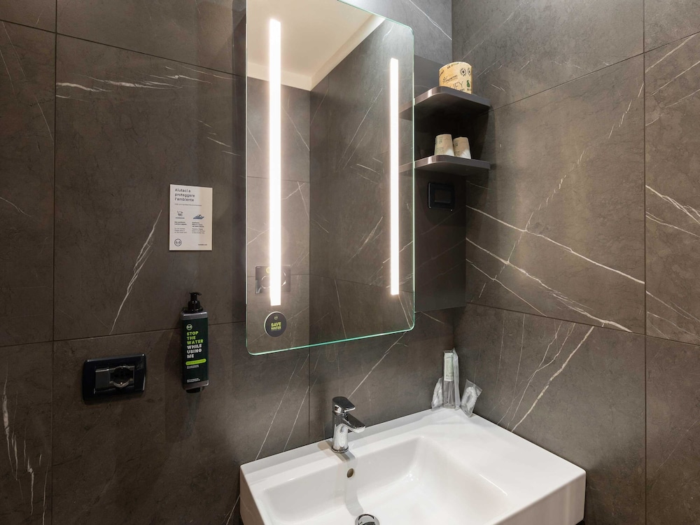 B&B Hotel Roma Tuscolana San Giovanni — Hotel rooms in Rome, Lazio