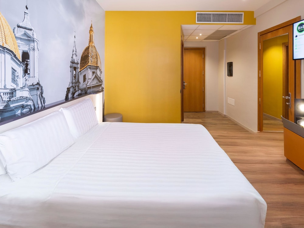 B&B Hotel Roma Tuscolana San Giovanni — Hotel rooms in Rome, Lazio