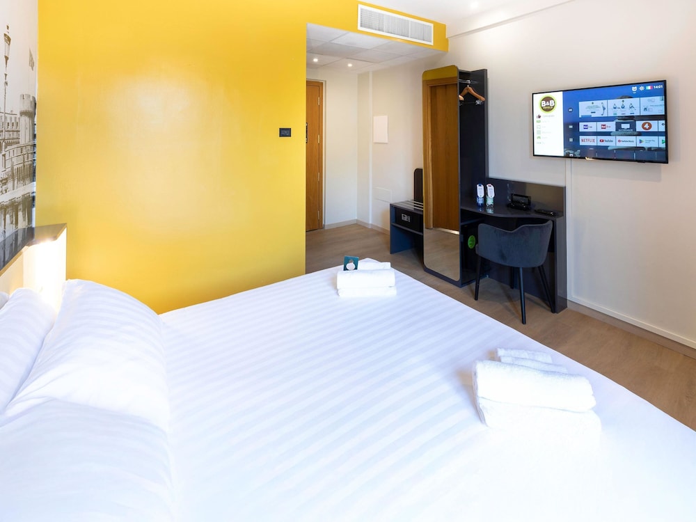 B&B Hotel Roma Tuscolana San Giovanni — Hotel rooms in Rome, Lazio