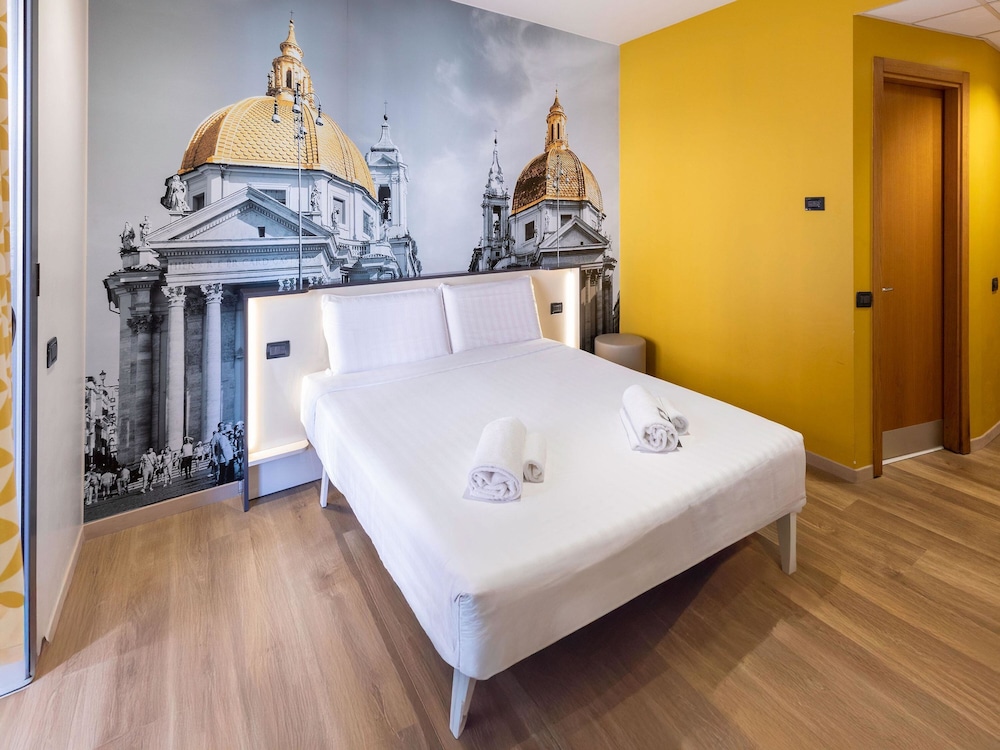 B&B Hotel Roma Tuscolana San Giovanni — Hotel rooms in Rome, Lazio