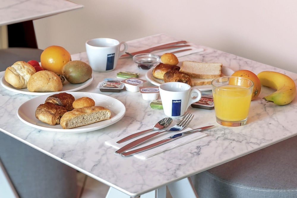 B&B Hotel Roma Tuscolana San Giovanni — Restaurant & bars in Rome, Lazio