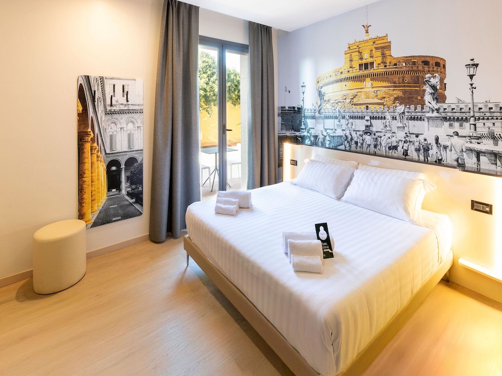 B&B Hotel Roma Tuscolana San Giovanni — Hotel rooms in Rome, Lazio