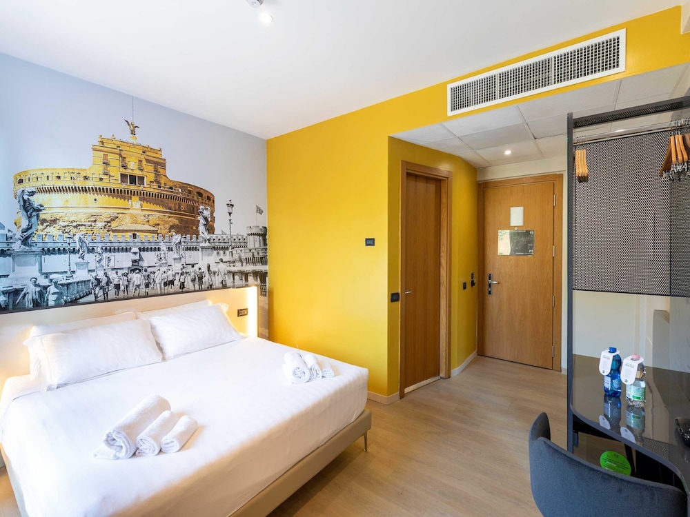 B&B Hotel Roma Tuscolana San Giovanni — Hotel rooms in Rome, Lazio
