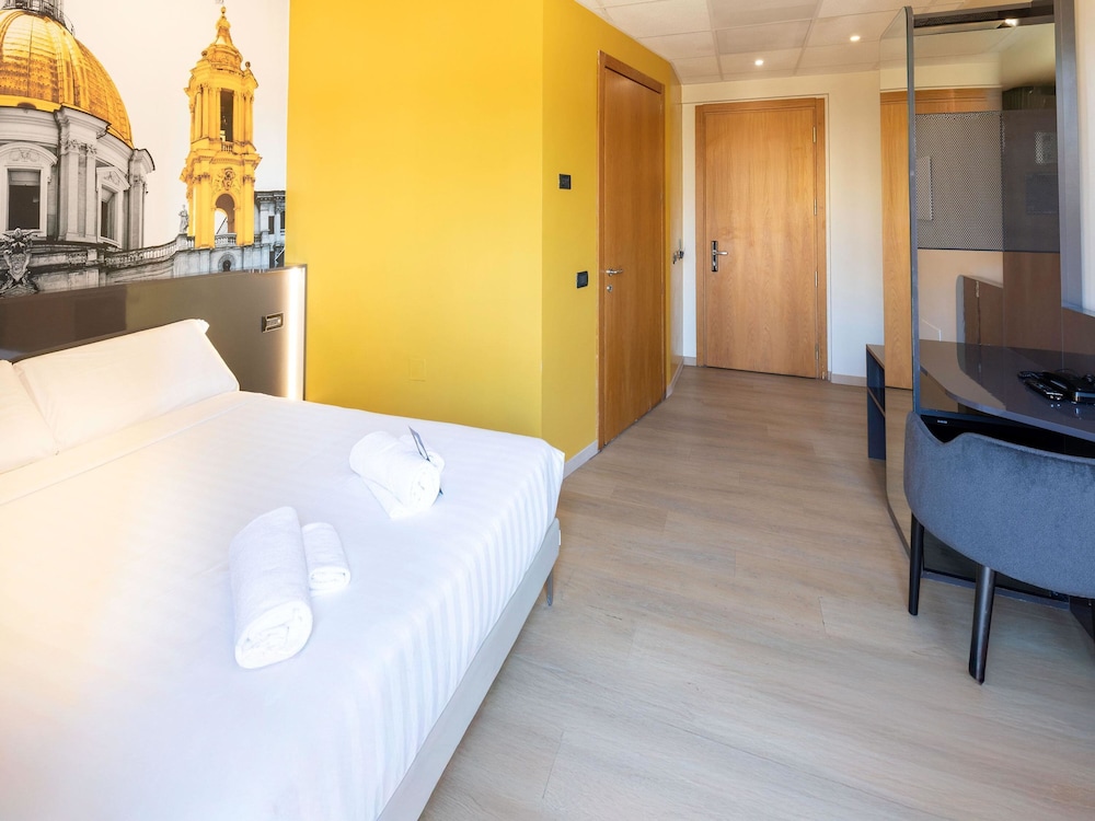 B&B Hotel Roma Tuscolana San Giovanni — Hotel rooms in Rome, Lazio