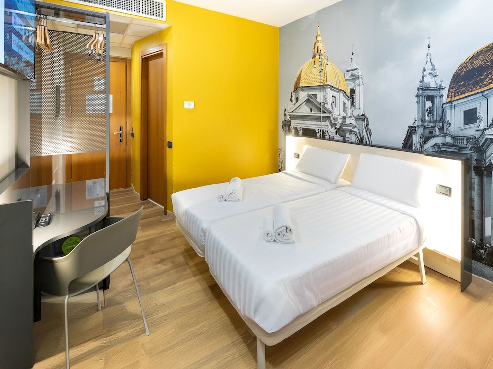 B&B Hotel Roma Tuscolana San Giovanni — Hotel rooms in Rome, Lazio