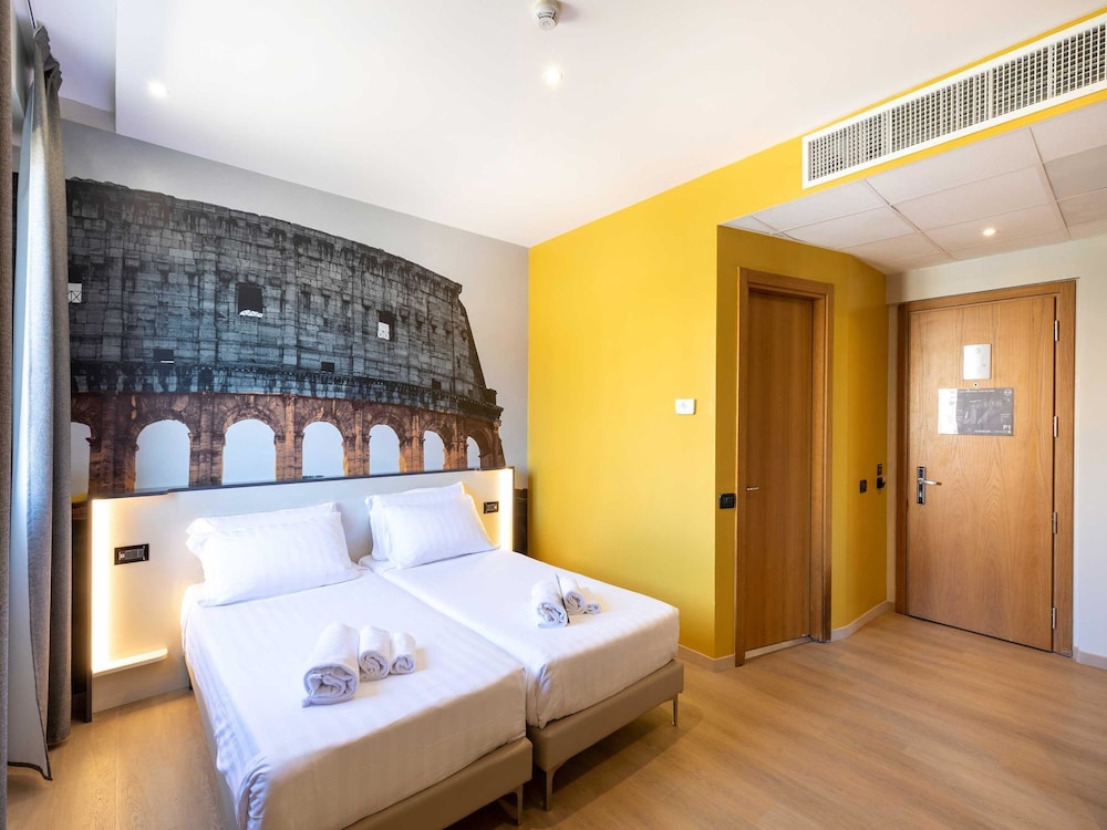B&B Hotel Roma Tuscolana San Giovanni — Hotel rooms in Rome, Lazio