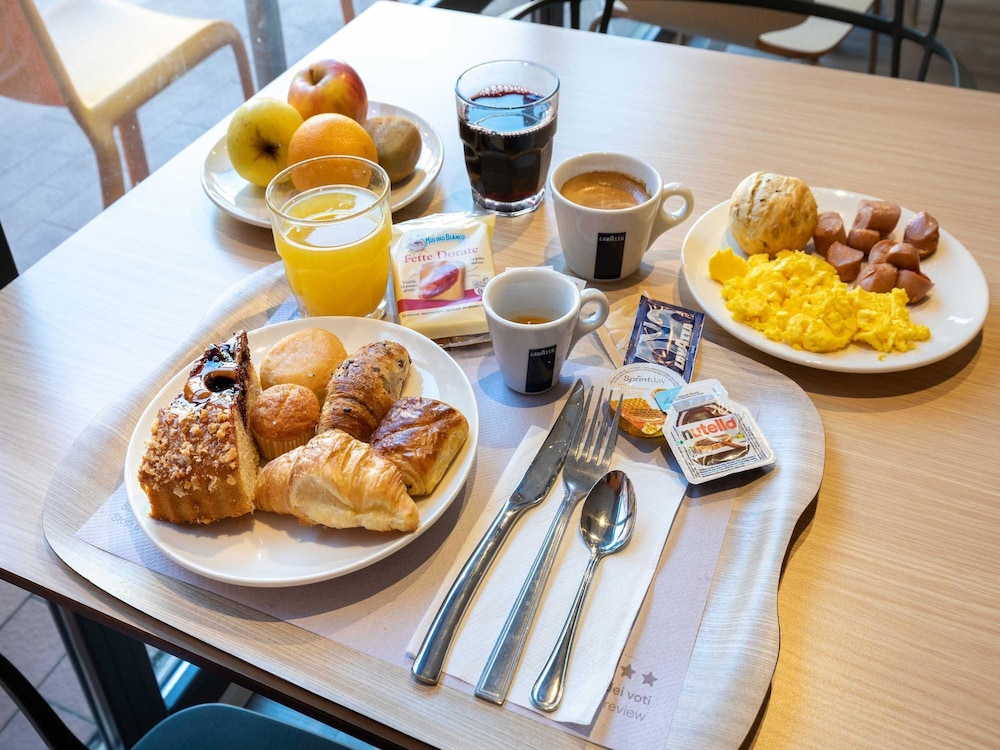 B&B Hotel Roma Tuscolana San Giovanni — Restaurant & bars in Rome, Lazio