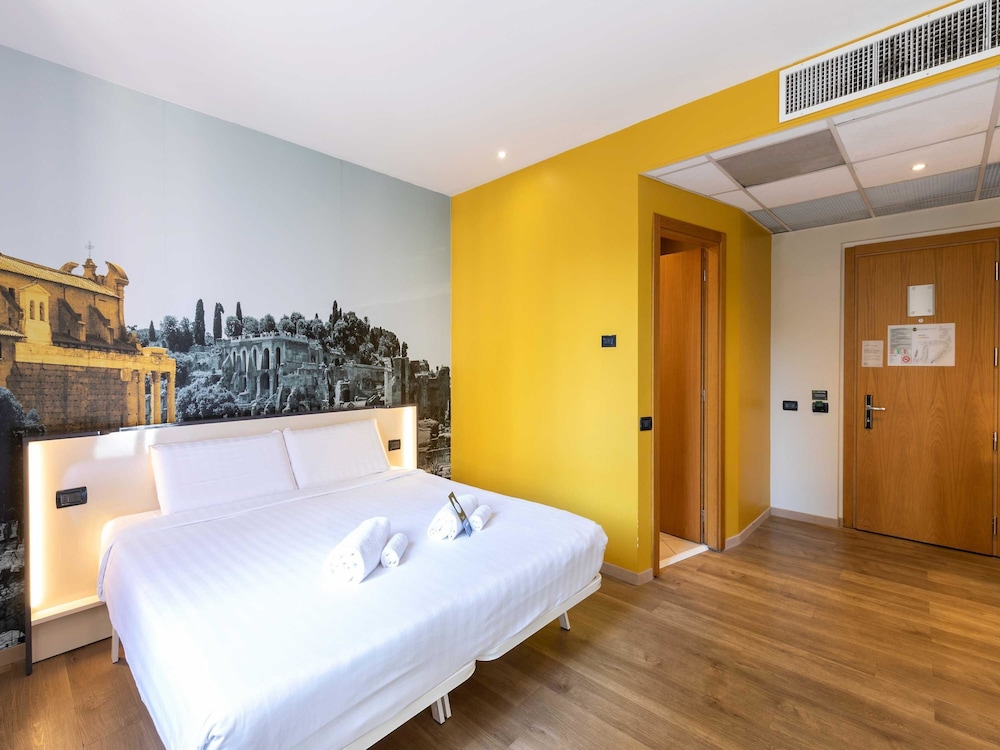 B&B Hotel Roma Tuscolana San Giovanni — Hotel rooms in Rome, Lazio