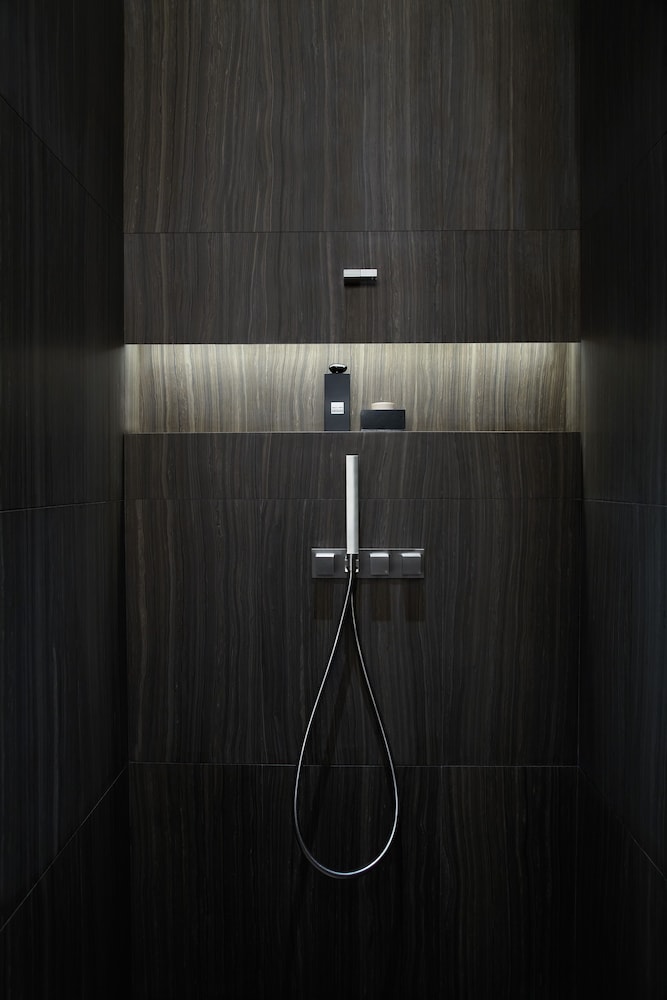 Armani Hotel Dubai, Burj Khalifa — Hotel rooms in Dubai