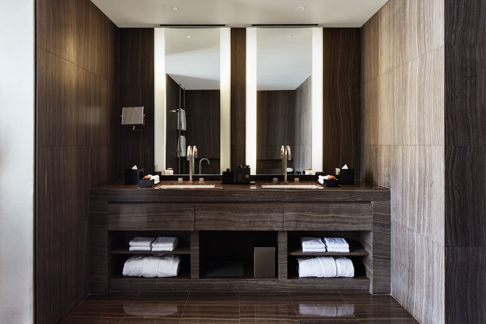 Armani Hotel Dubai, Burj Khalifa — Hotel rooms in Dubai