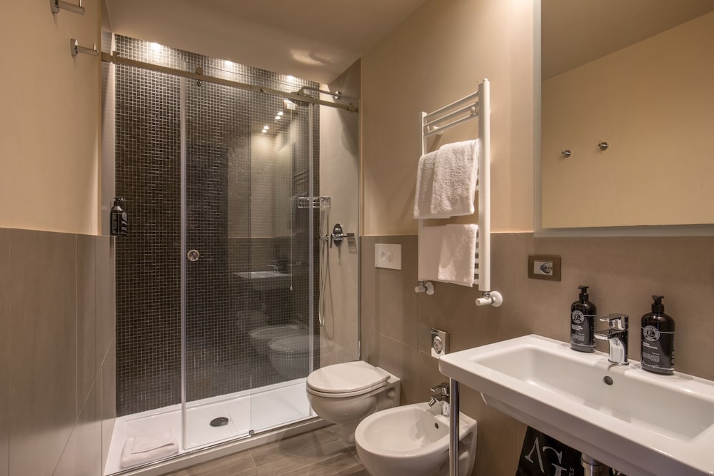The Republic Hotel — Hotel rooms in Rome, Lazio