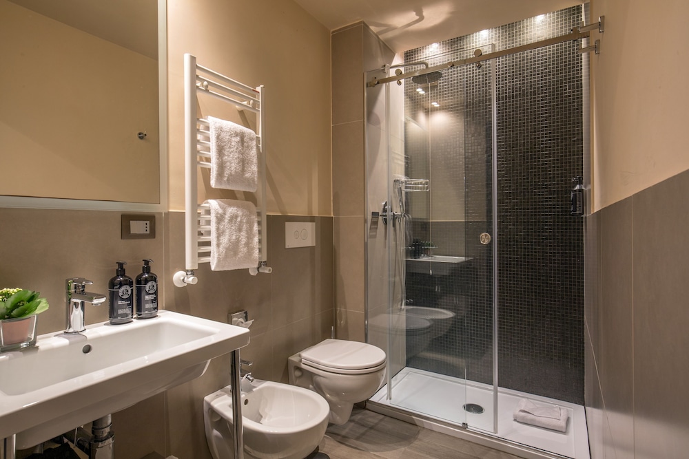 The Republic Hotel — Hotel rooms in Rome, Lazio