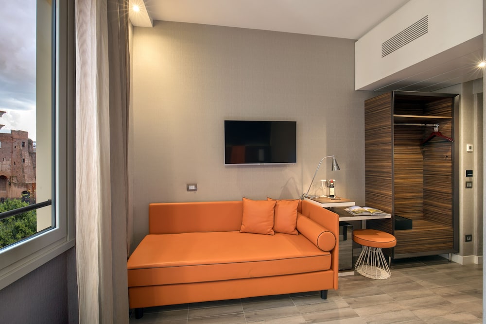 The Republic Hotel — Hotel rooms in Rome, Lazio