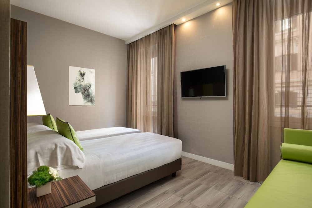 The Republic Hotel — Hotel rooms in Rome, Lazio