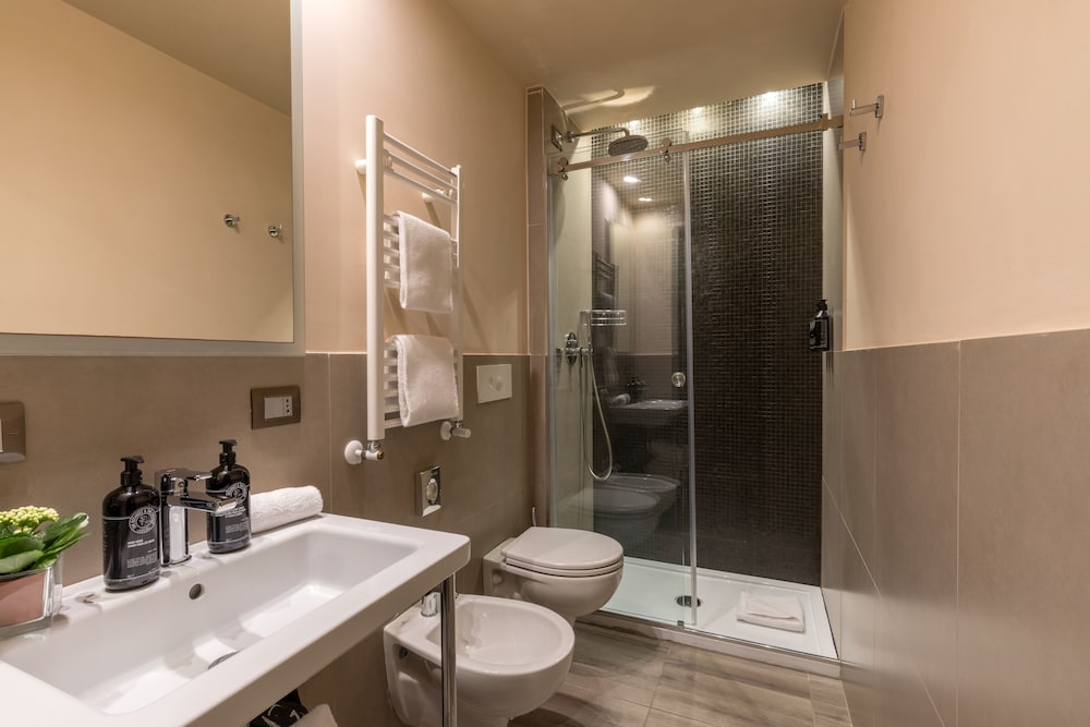 The Republic Hotel — Hotel rooms in Rome, Lazio