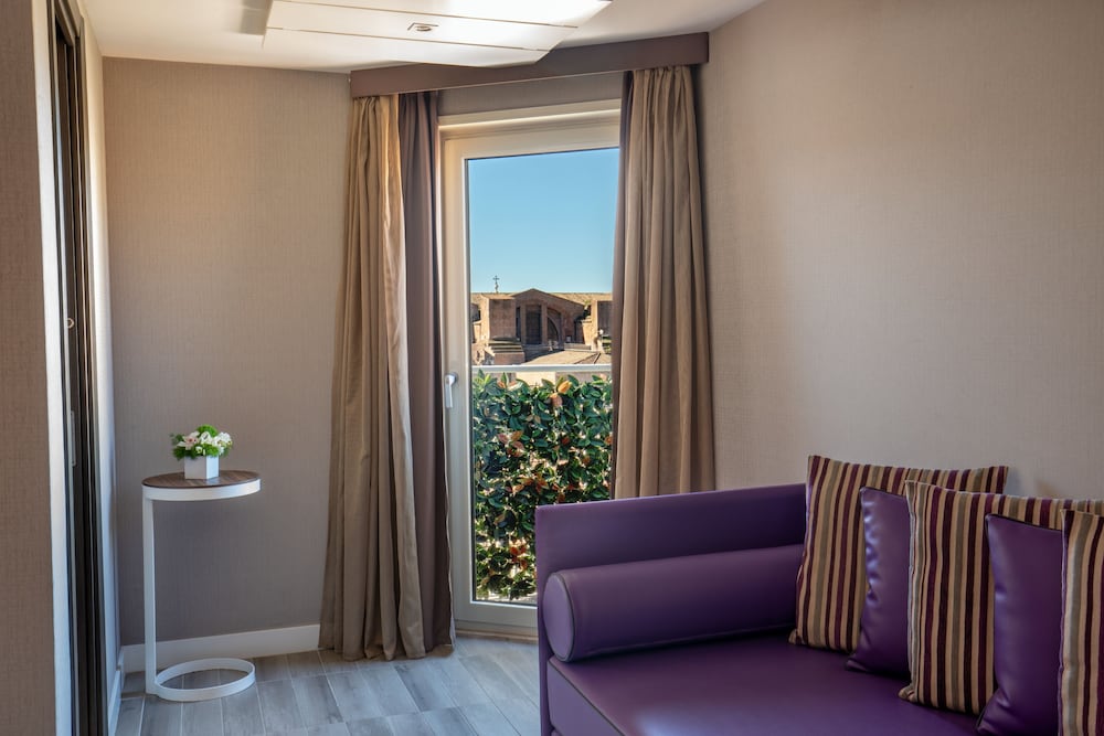The Republic Hotel — Hotel rooms in Rome, Lazio