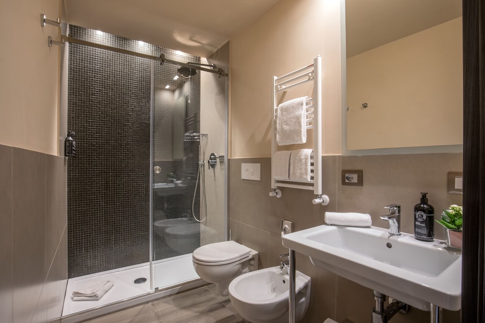 The Republic Hotel — Hotel rooms in Rome, Lazio