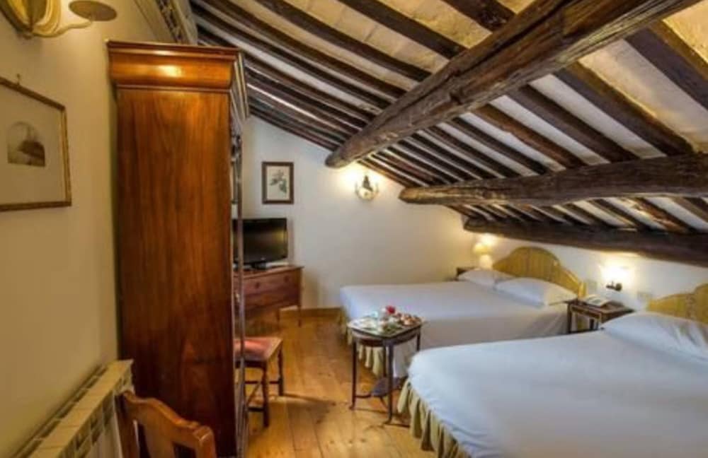 Hotel Fontana — Hotel rooms in Rome, Lazio