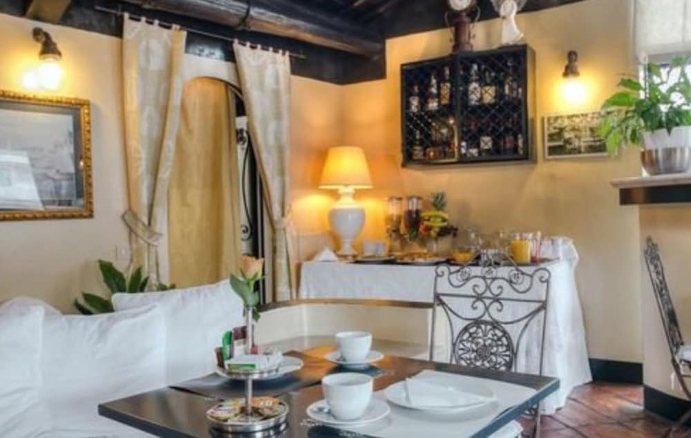Hotel Fontana — Restaurant & bars in Rome, Lazio