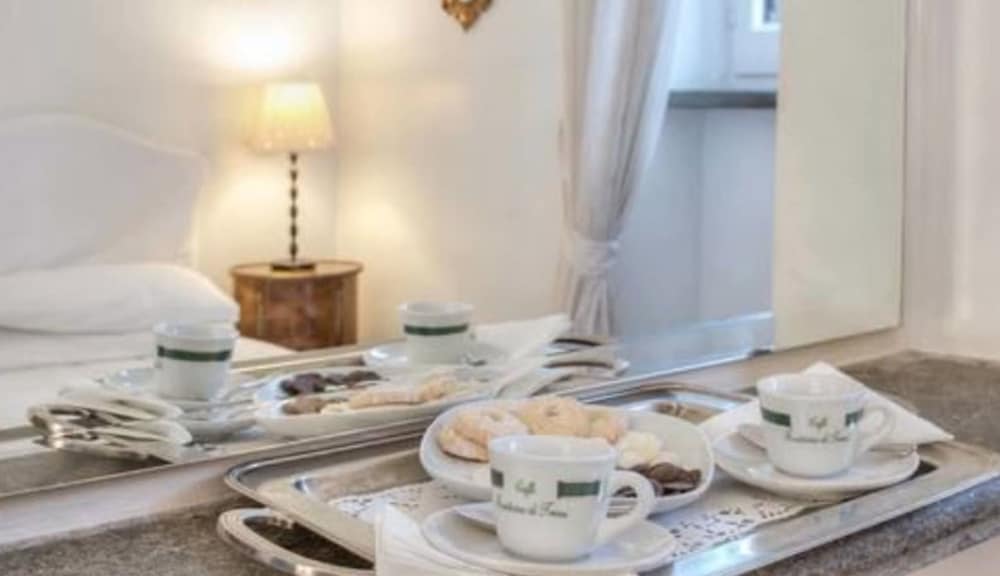 Hotel Fontana — Hotel rooms in Rome, Lazio
