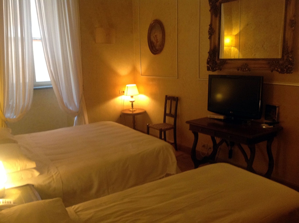 Hotel Fontana — Hotel rooms in Rome, Lazio