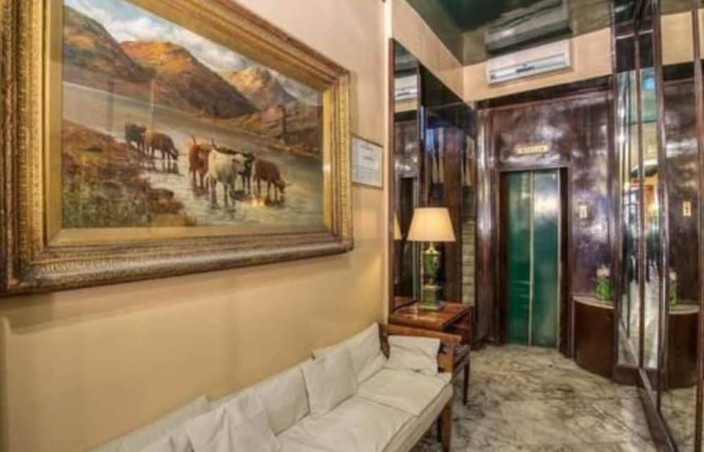 Hotel Fontana — Hotel building in Rome, Lazio