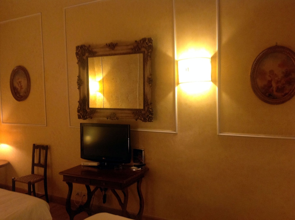 Hotel Fontana — Hotel rooms in Rome, Lazio