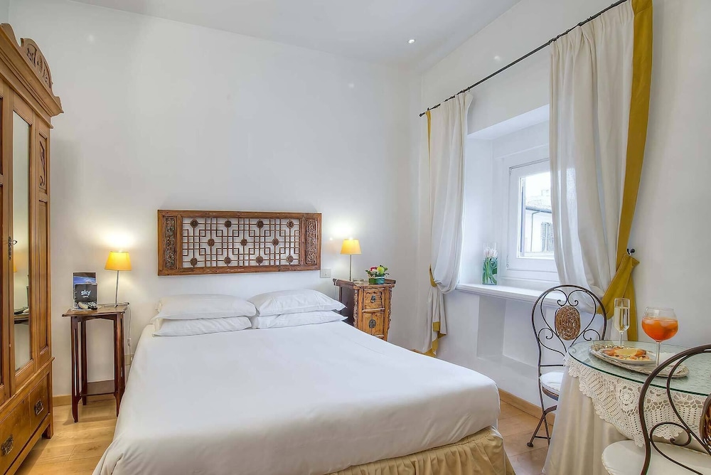 Hotel Fontana — Hotel rooms in Rome, Lazio