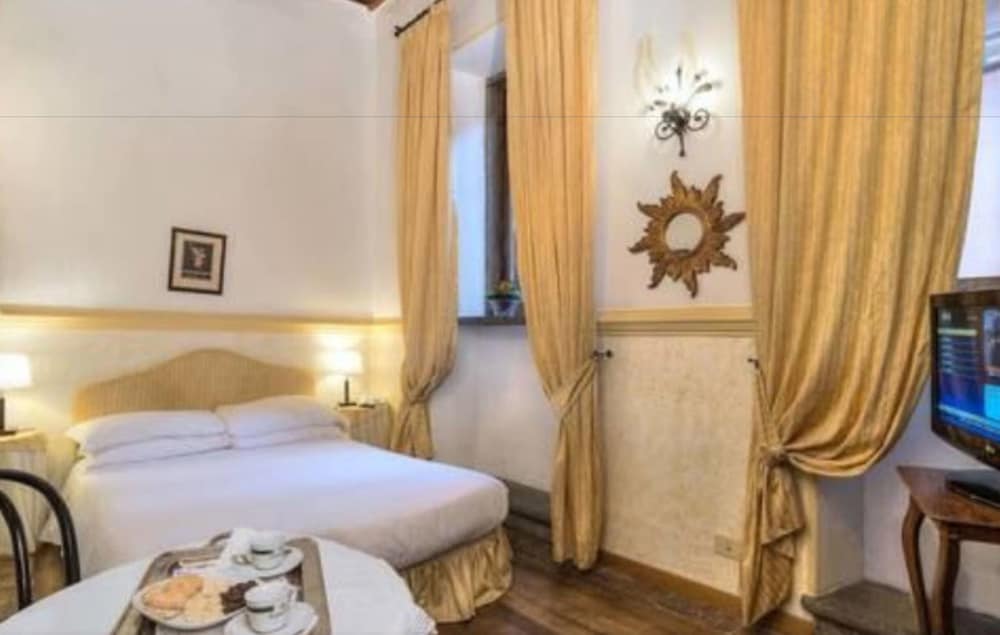 Hotel Fontana — Hotel rooms in Rome, Lazio