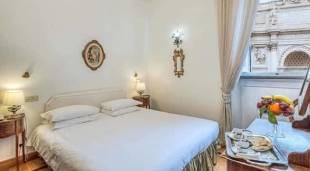 Hotel Fontana — Hotel rooms in Rome, Lazio