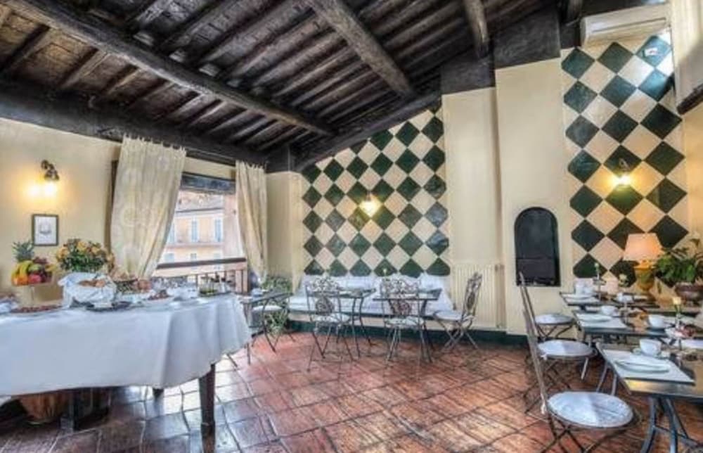 Hotel Fontana — Restaurant & bars in Rome, Lazio
