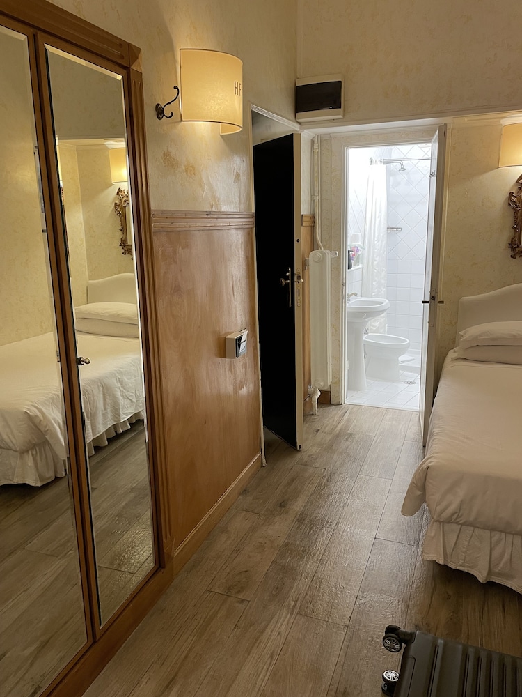 Hotel Fontana — Hotel rooms in Rome, Lazio