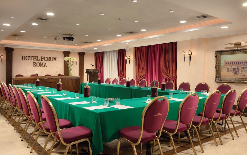 Hotel Forum — Hotel building in Rome, Lazio