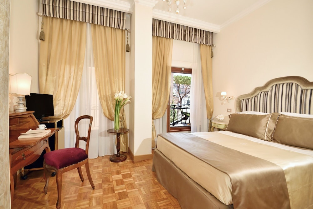 Hotel Forum — Hotel rooms in Rome, Lazio