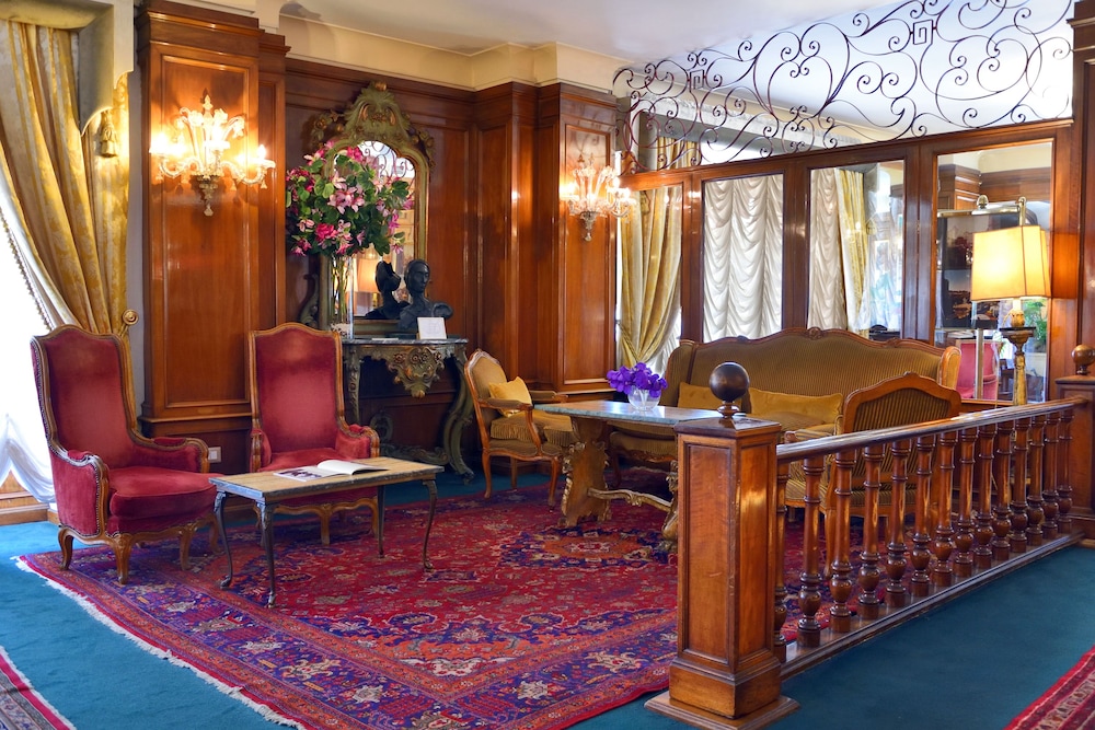 Hotel Forum — Hotel rooms in Rome, Lazio