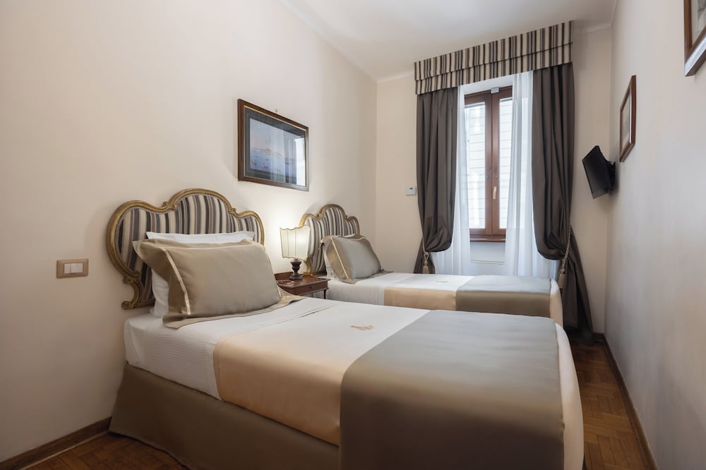 Hotel Forum — Hotel rooms in Rome, Lazio