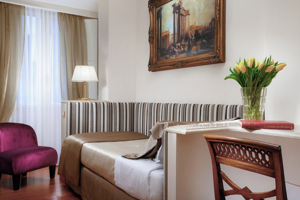 Hotel Forum — Hotel rooms in Rome, Lazio
