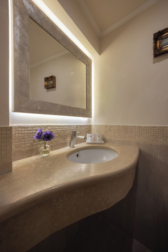Hotel Forum — Hotel rooms in Rome, Lazio