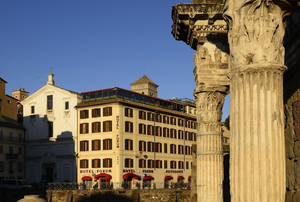 Hotel Forum — Hotel building in Rome, Lazio