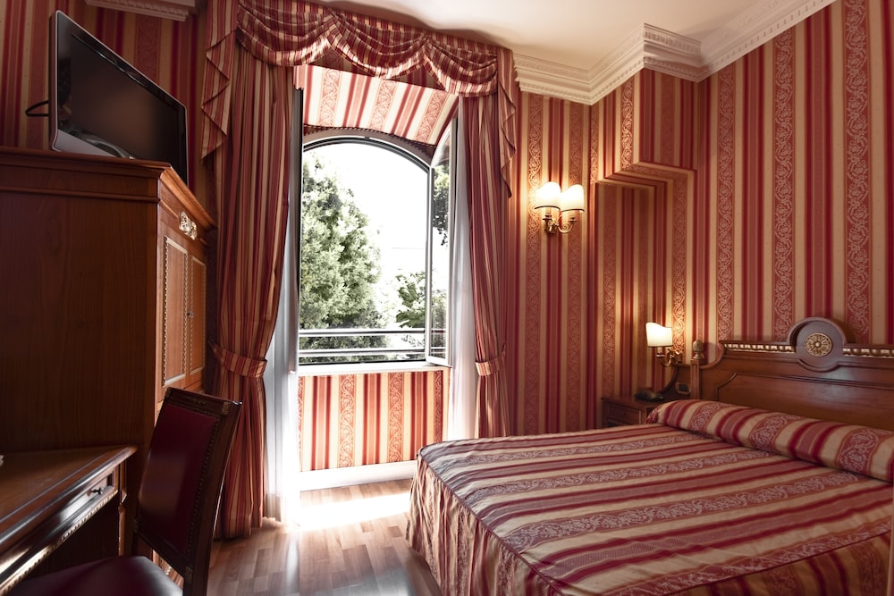 Hotel Gambrinus — Hotel rooms in Rome, Lazio