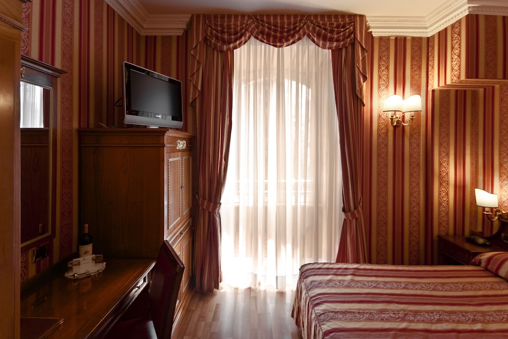 Hotel Gambrinus — Hotel rooms in Rome, Lazio