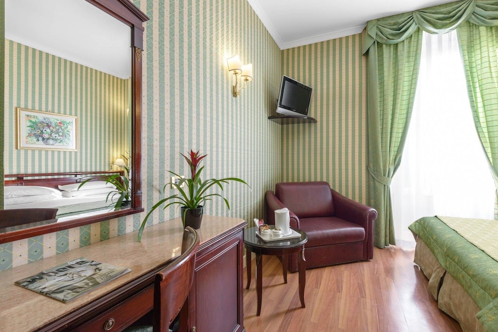 Hotel Gambrinus — Hotel rooms in Rome, Lazio