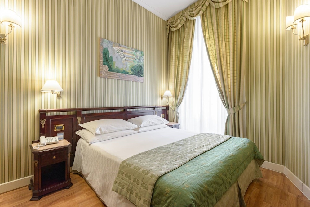 Hotel Gambrinus — Hotel rooms in Rome, Lazio