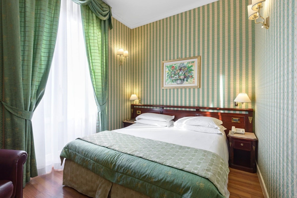 Hotel Gambrinus — Hotel rooms in Rome, Lazio