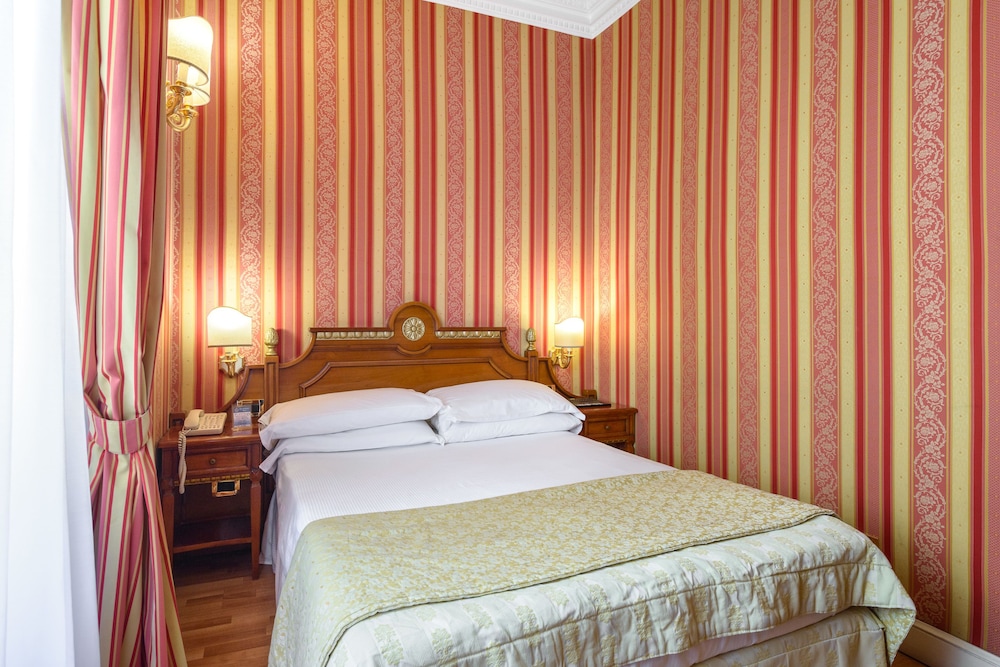 Hotel Gambrinus — Hotel rooms in Rome, Lazio