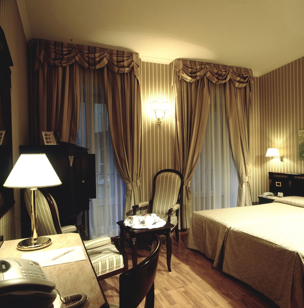 Hotel Gambrinus — Hotel rooms in Rome, Lazio