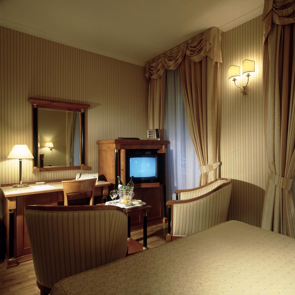 Hotel Gambrinus — Hotel rooms in Rome, Lazio