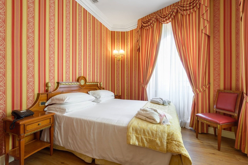 Hotel Gambrinus — Hotel rooms in Rome, Lazio