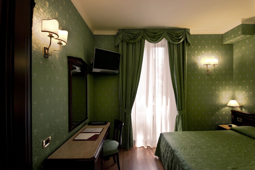 Hotel Gambrinus — Hotel rooms in Rome, Lazio